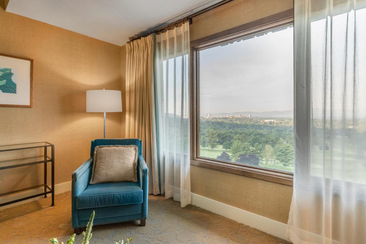 Premium Club Floor Room with One King Bed at The Omni Grove Park Inn & Spa