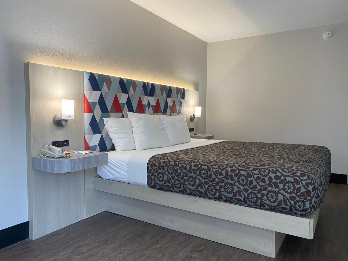 King Room - Disability Access/Non-Smoking at Days Inn & Suites by Wyndham Norcross