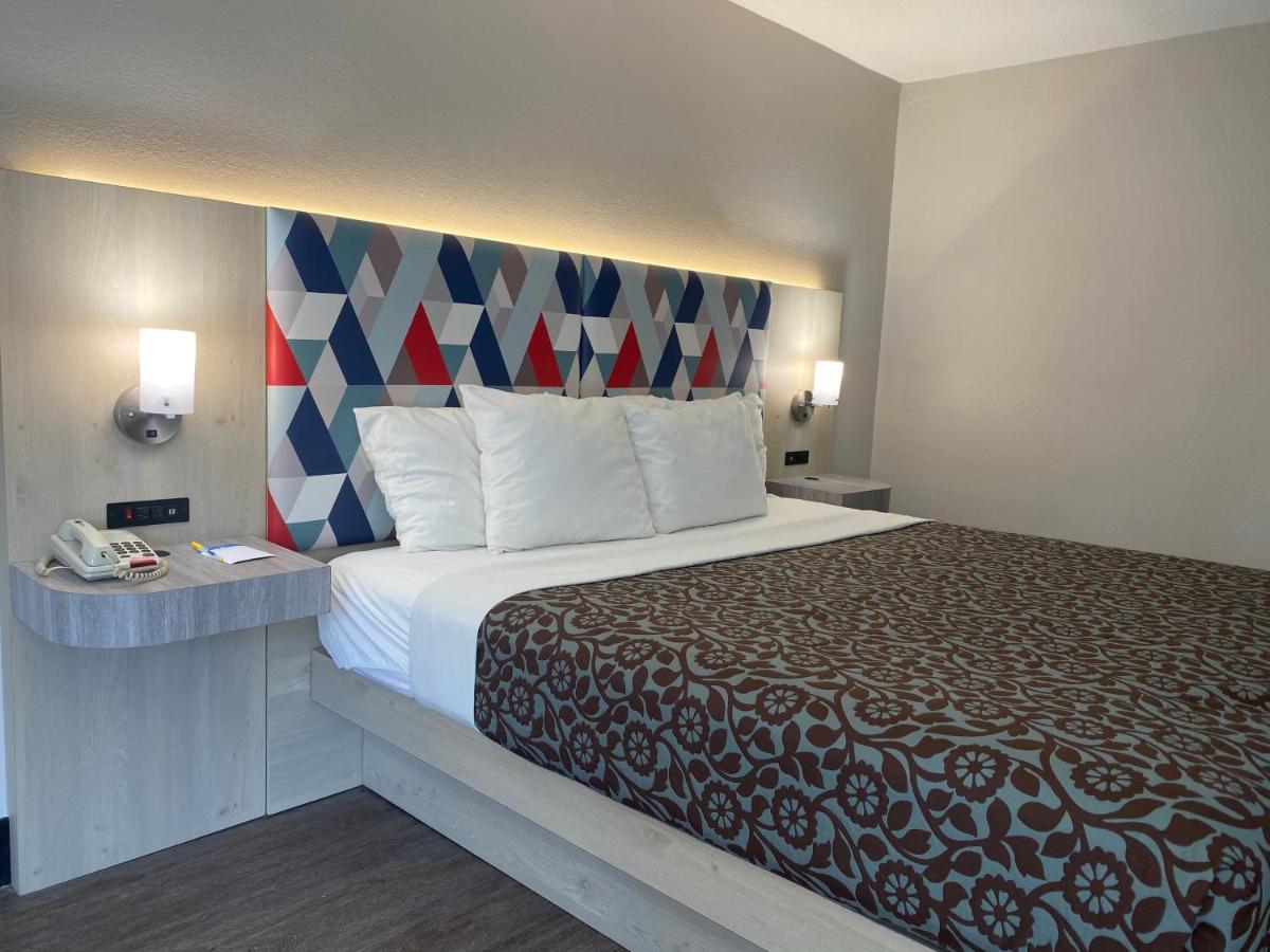 King Room - Disability Access/Non-Smoking at Days Inn & Suites by Wyndham Norcross