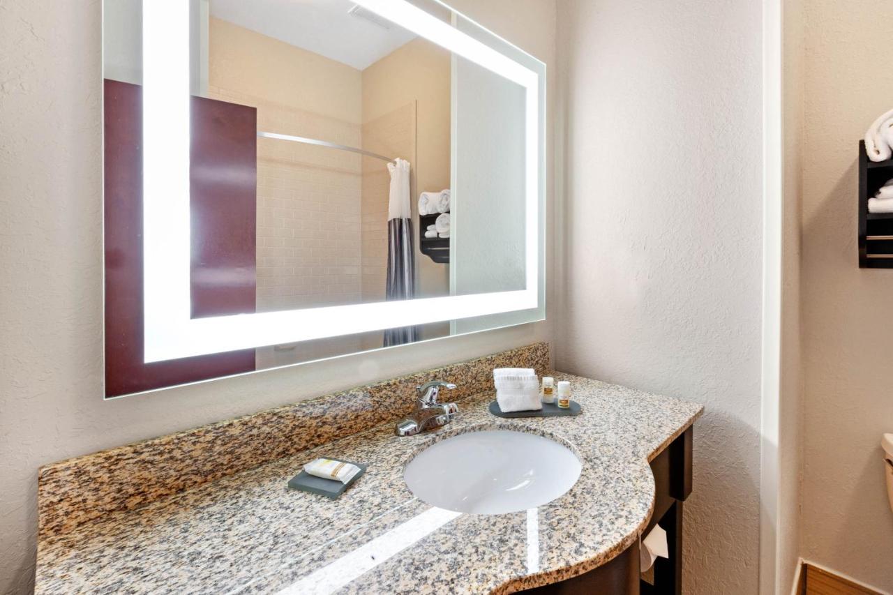 Deluxe Queen Room with Two Queen Beds at La Quinta Inn & Suites by Wyndham South Bend