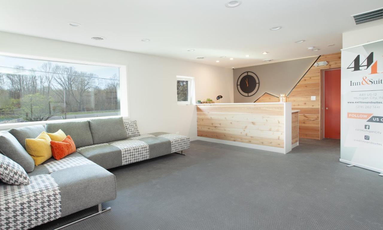| 4411 Inn & Suites