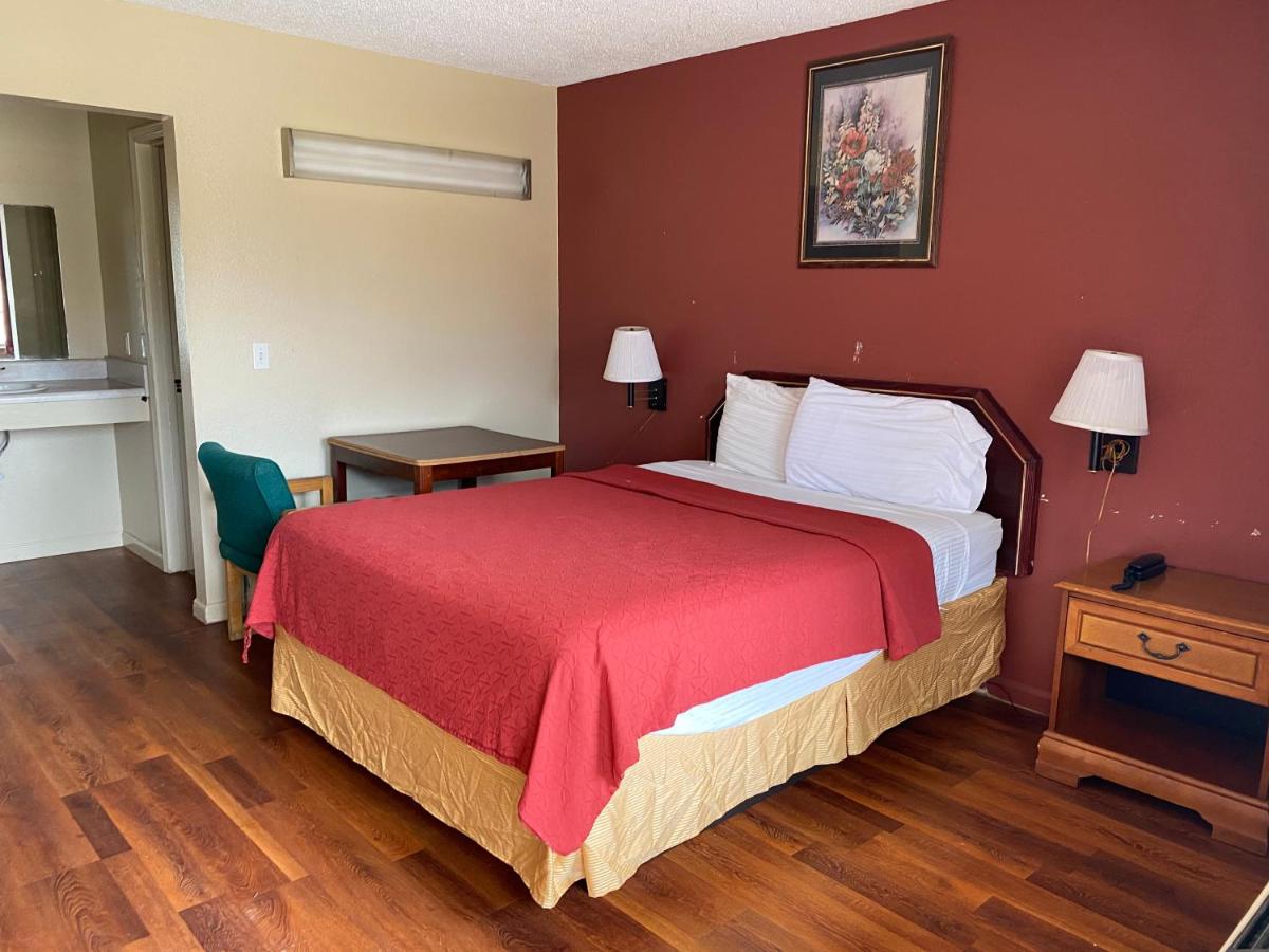 | Budget Inn