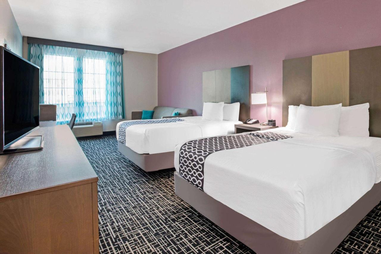 2 Queen Beds, Deluxe Room, Various Views, Non-Smoking at La Quinta Inn & Suites by Wyndham Corpus Christi - Portland