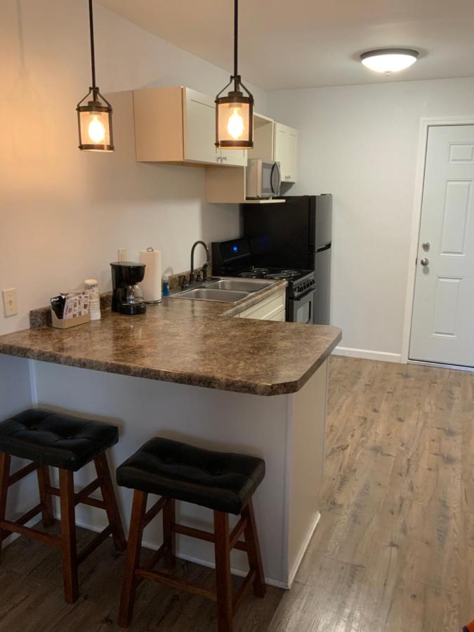 Deluxe Queen Suite at Rockerville Lodge & Cabins