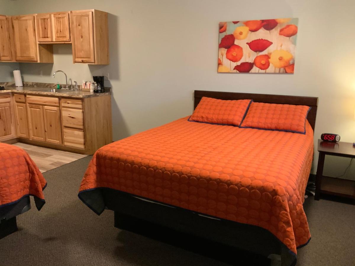  | Rockerville Lodge & Cabins