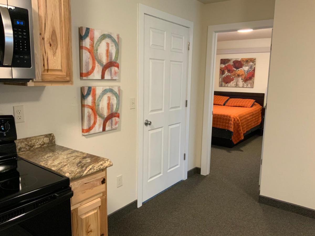 Deluxe Suite at Rockerville Lodge & Cabins
