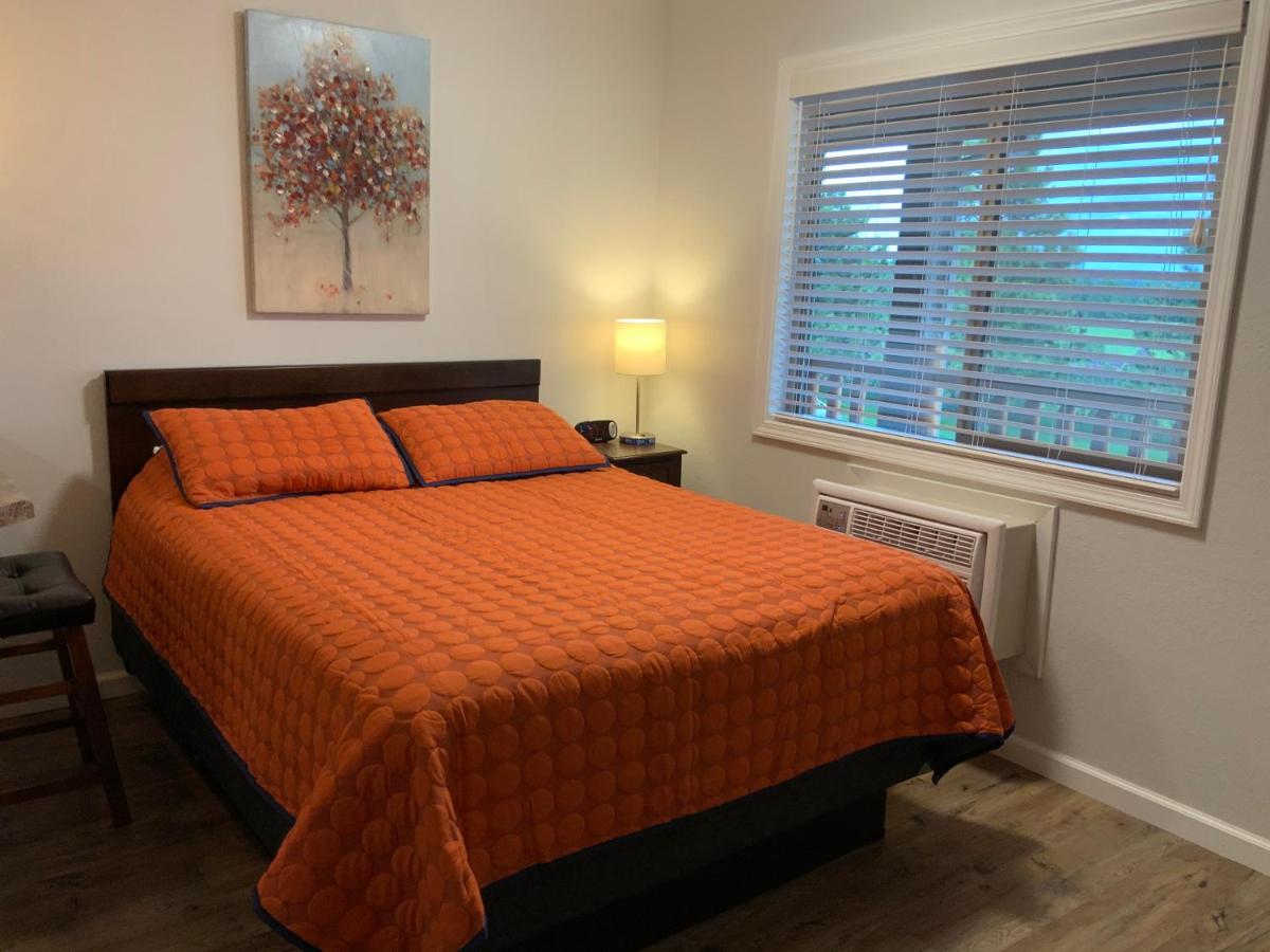  | Rockerville Lodge & Cabins