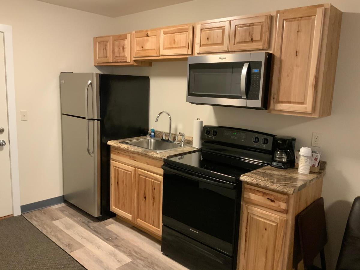 Deluxe Queen Studio at Rockerville Lodge & Cabins