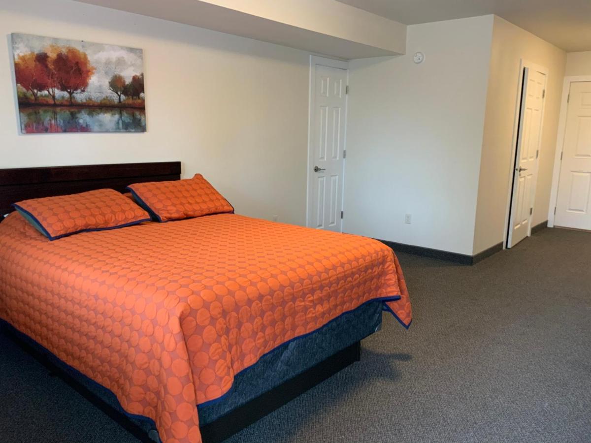 Deluxe Queen Studio at Rockerville Lodge & Cabins
