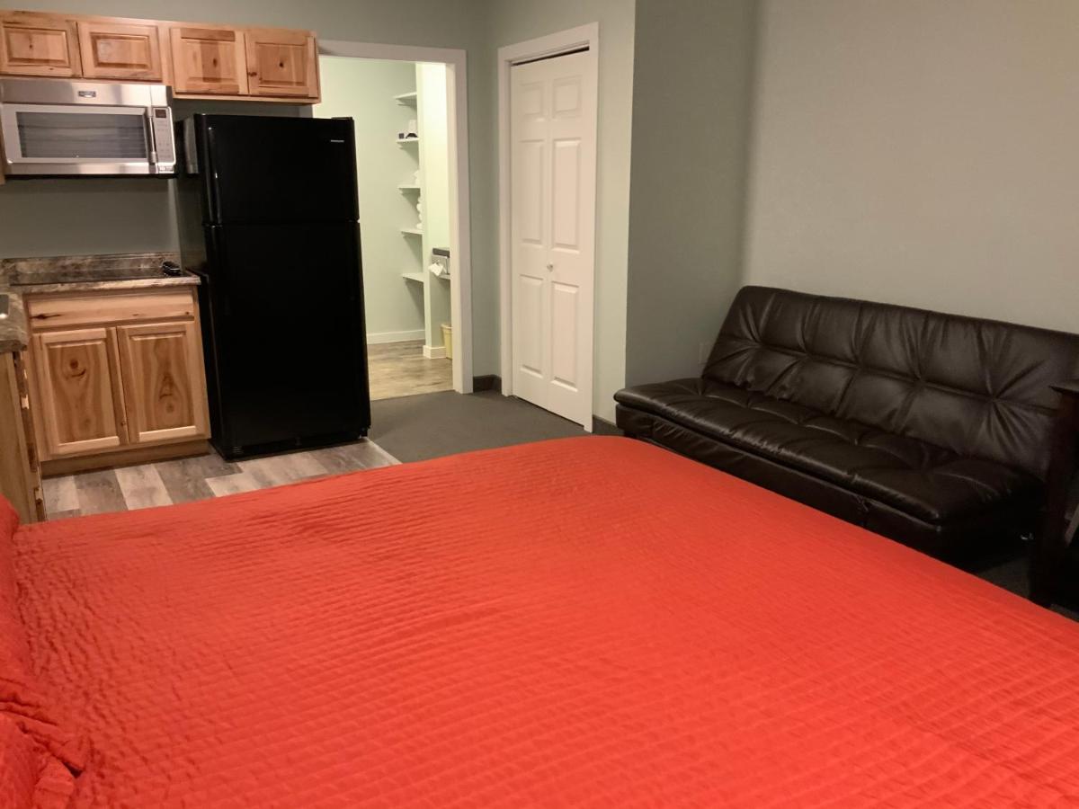  | Rockerville Lodge & Cabins