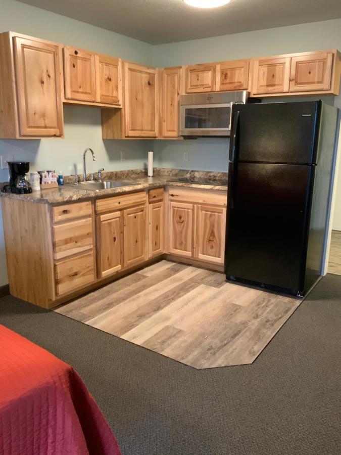 Rockerville Lodge & Cabins