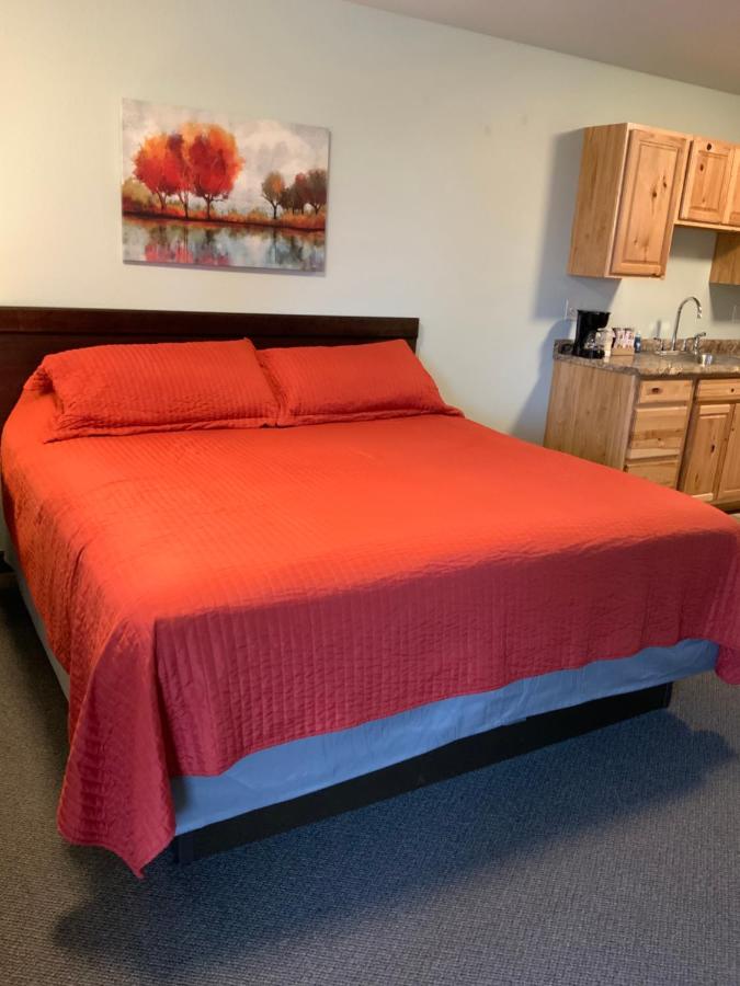  | Rockerville Lodge & Cabins
