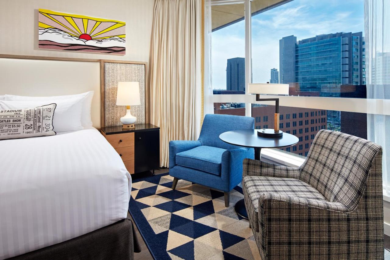 Cool King Room at The Bristol Hotel San Diego