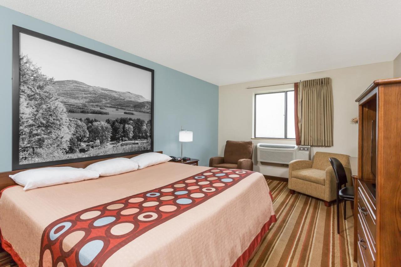| Super 8 by Wyndham Danville VA