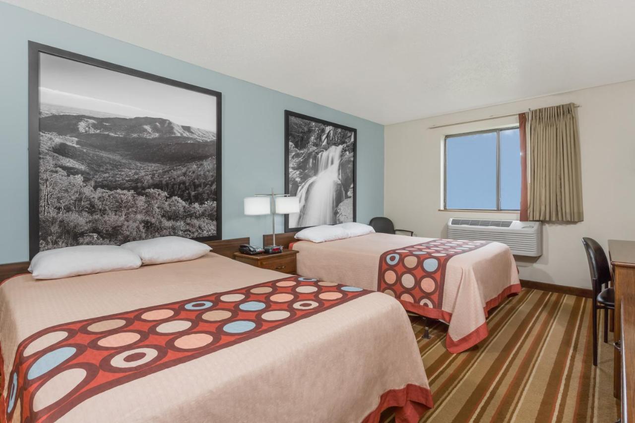 | Super 8 by Wyndham Danville VA