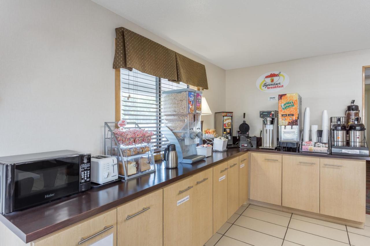 | Super 8 by Wyndham Danville VA