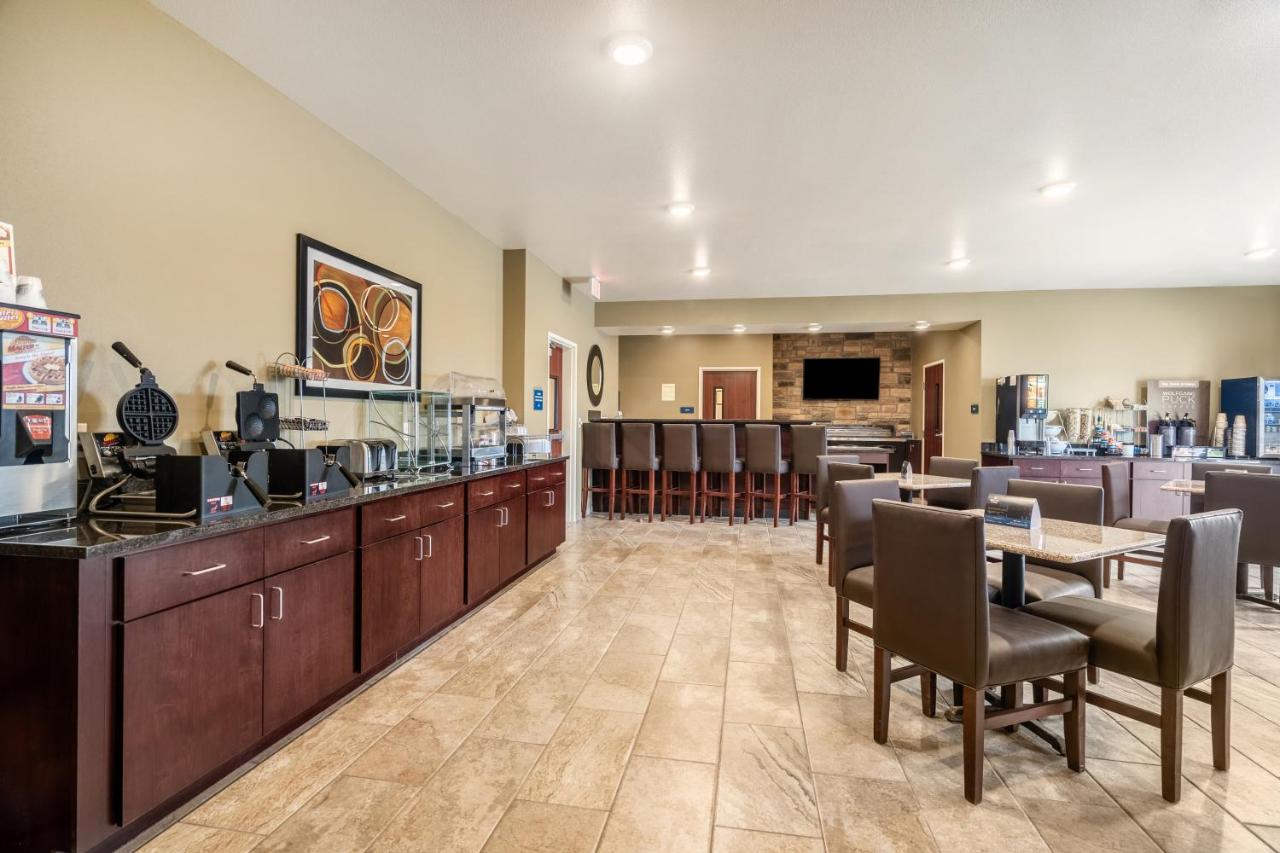 | Cobblestone Hotel & Suites - Newport