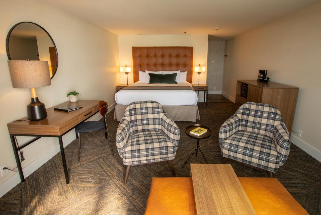 | Shearwater Inn
