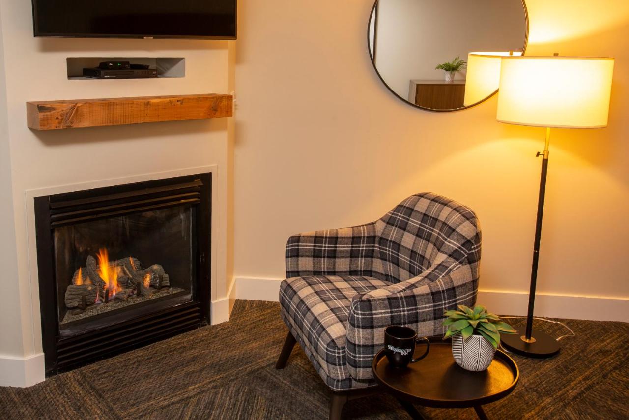 | Shearwater Inn