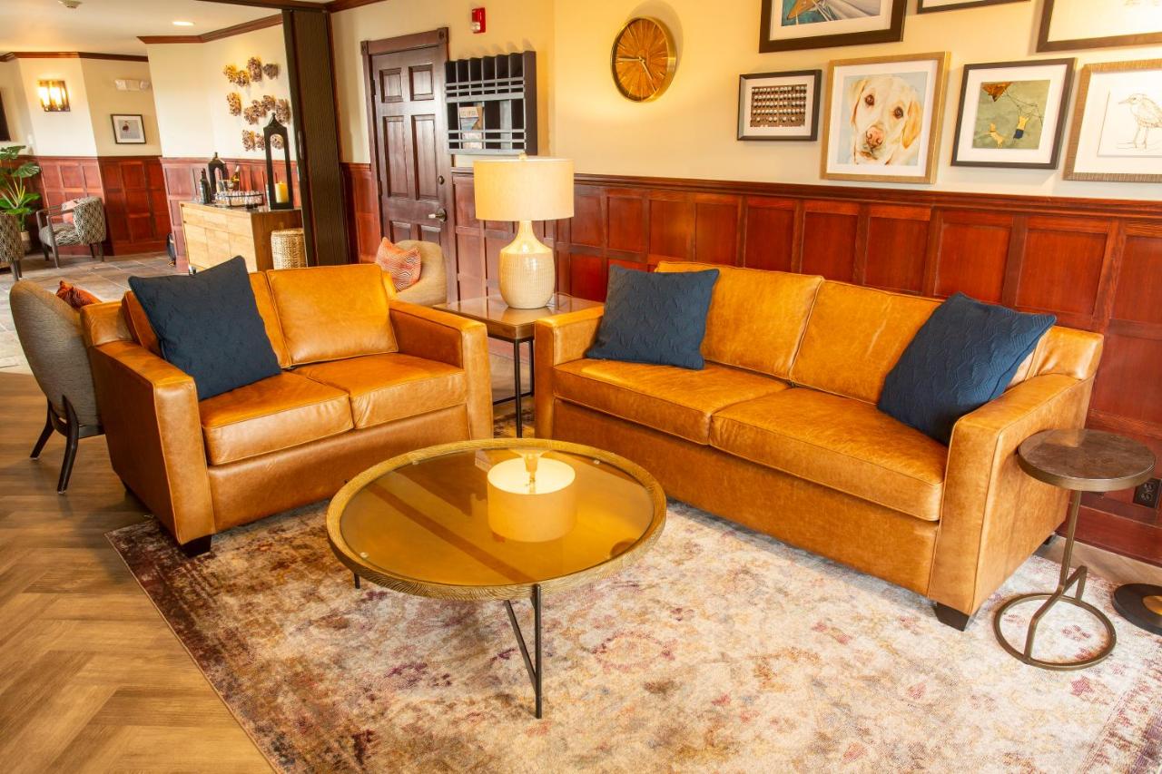 | Shearwater Inn
