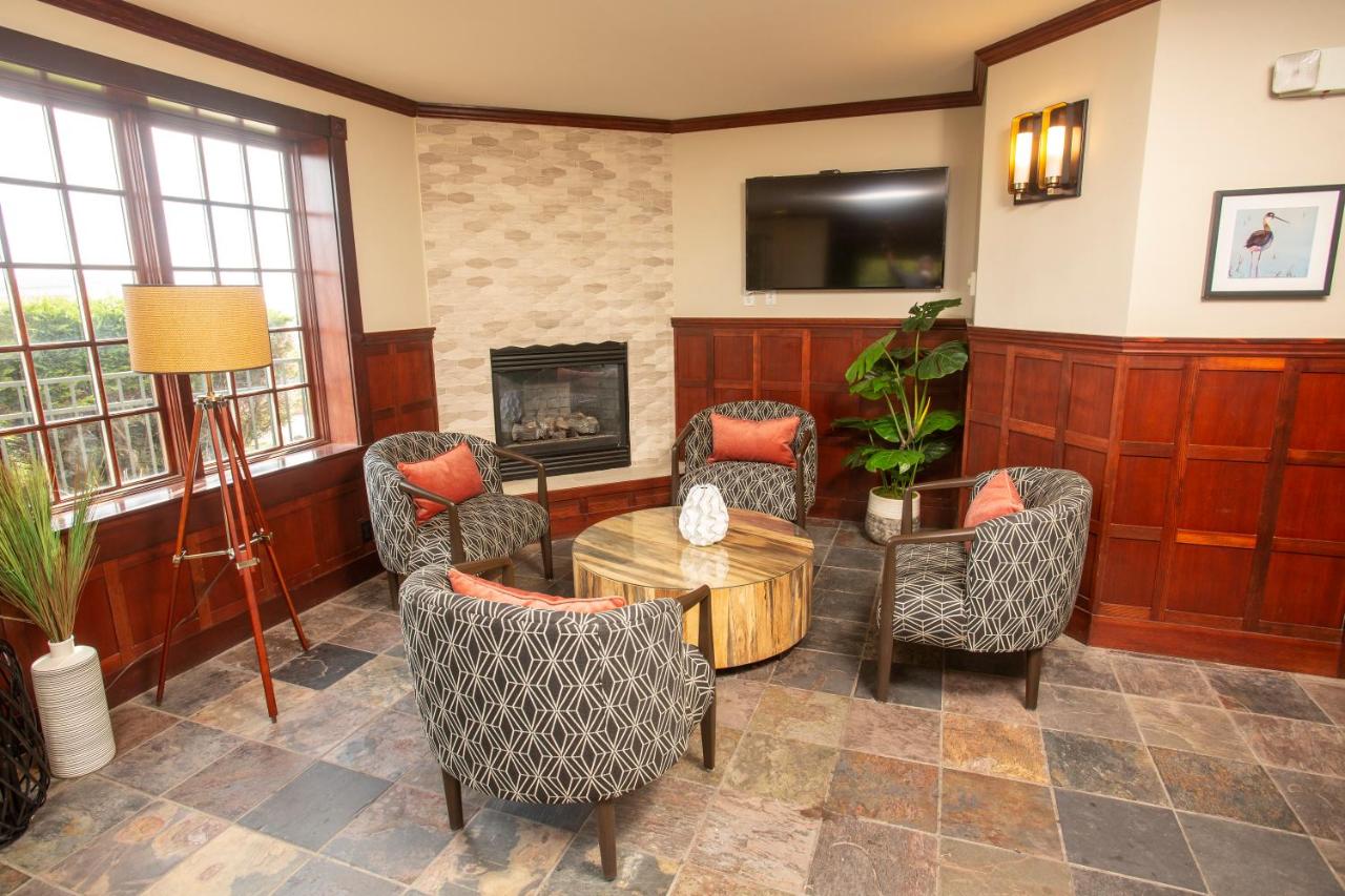 | Shearwater Inn