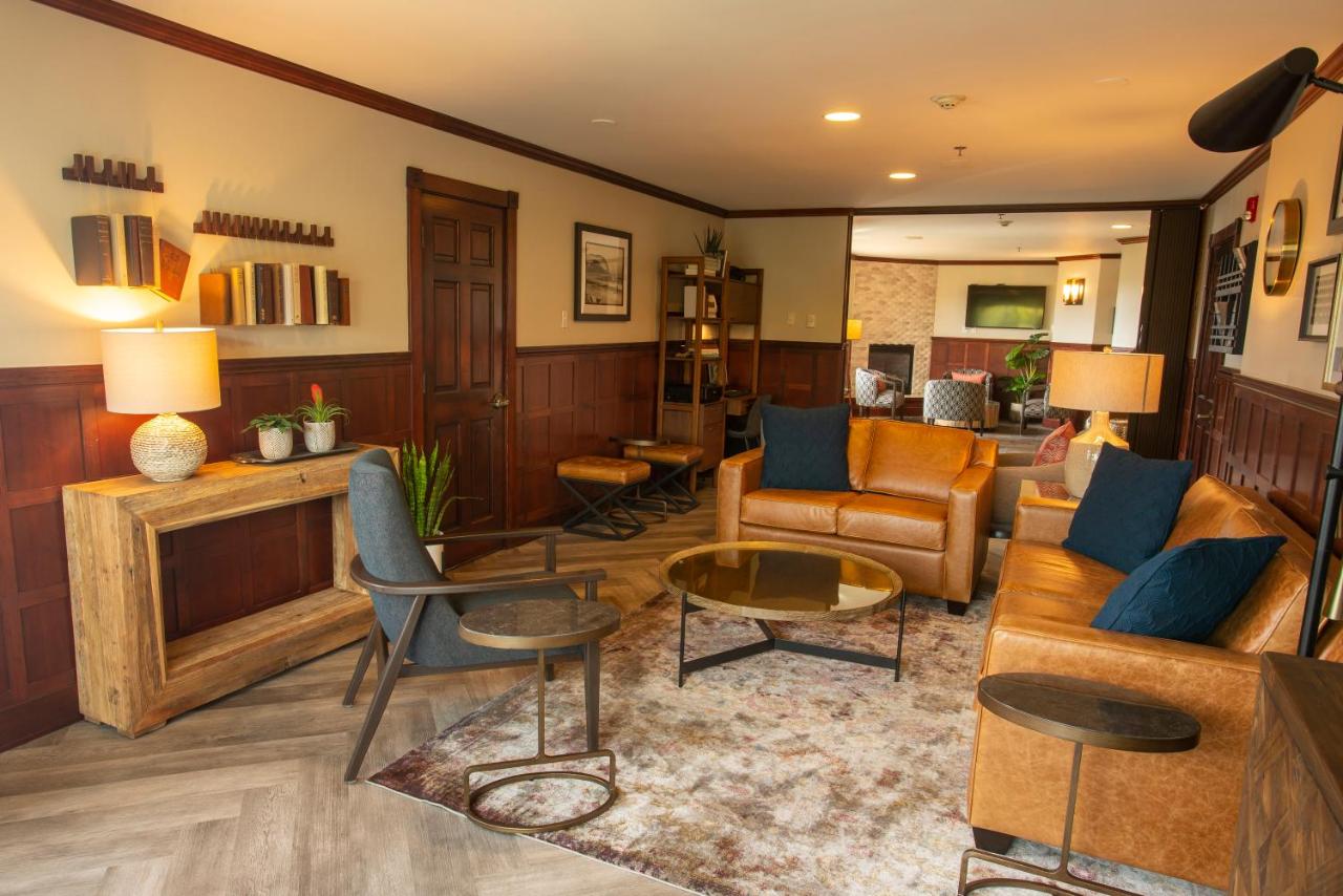 | Shearwater Inn