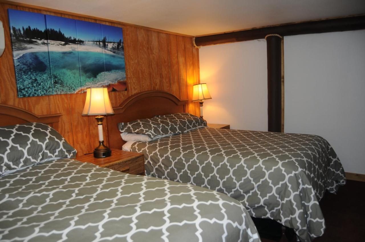  | Yellowstone Motel - Adults Only - All rooms have kitchens