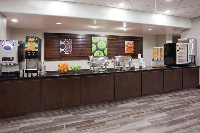 | La Quinta by Wyndham Clifton Park
