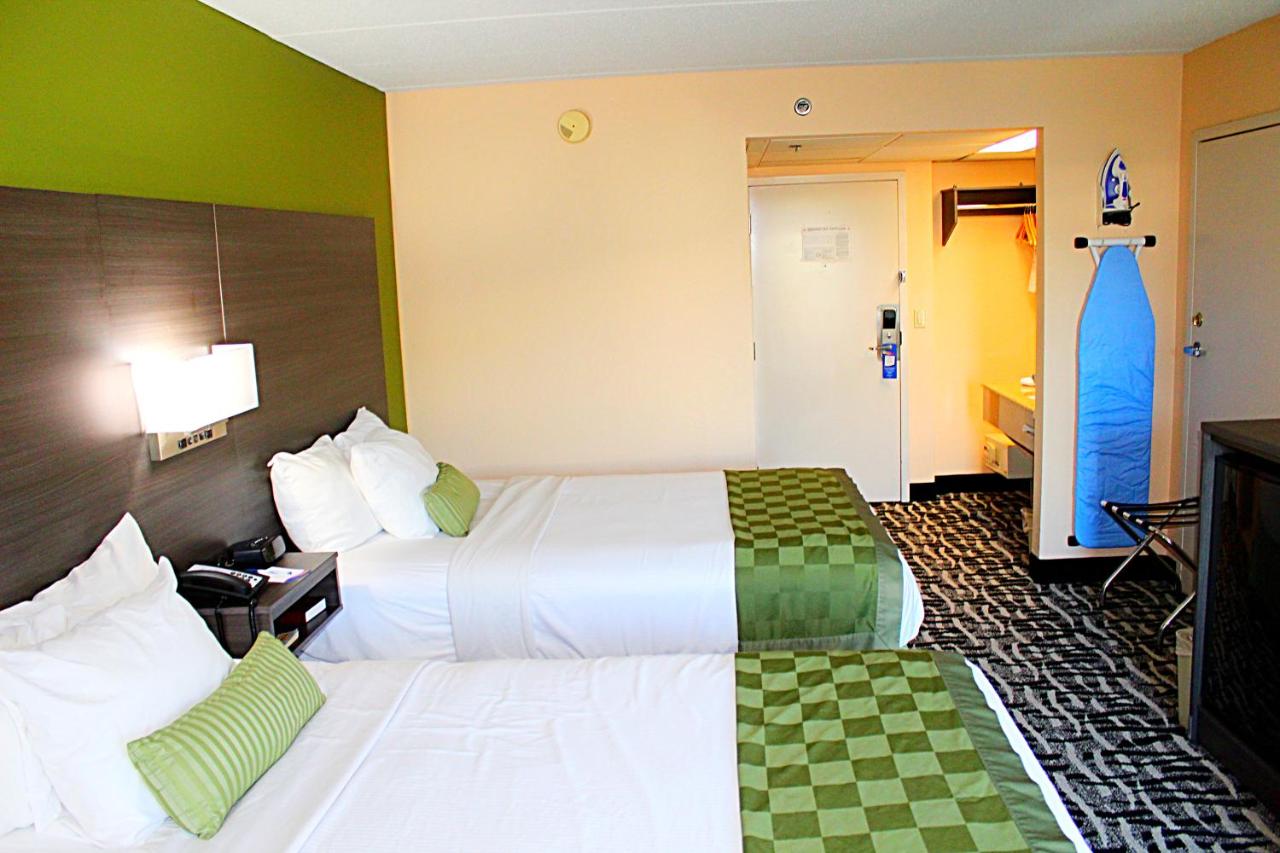 Deluxe Double Room - Disability Access/Non-Smoking at Baymont by Wyndham Springfield