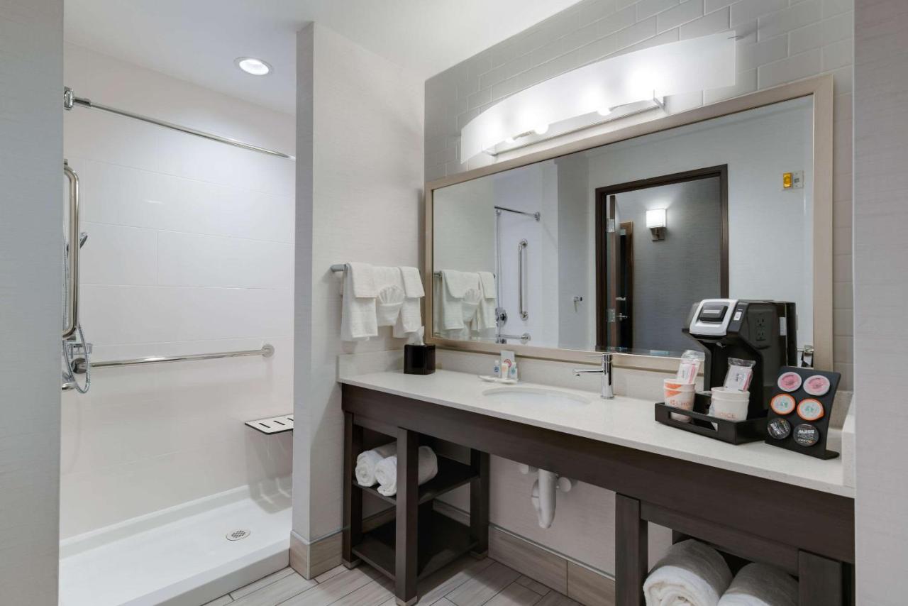King Suite - Accessible/Non-Smoking at Comfort Suites Kennewick at Southridge