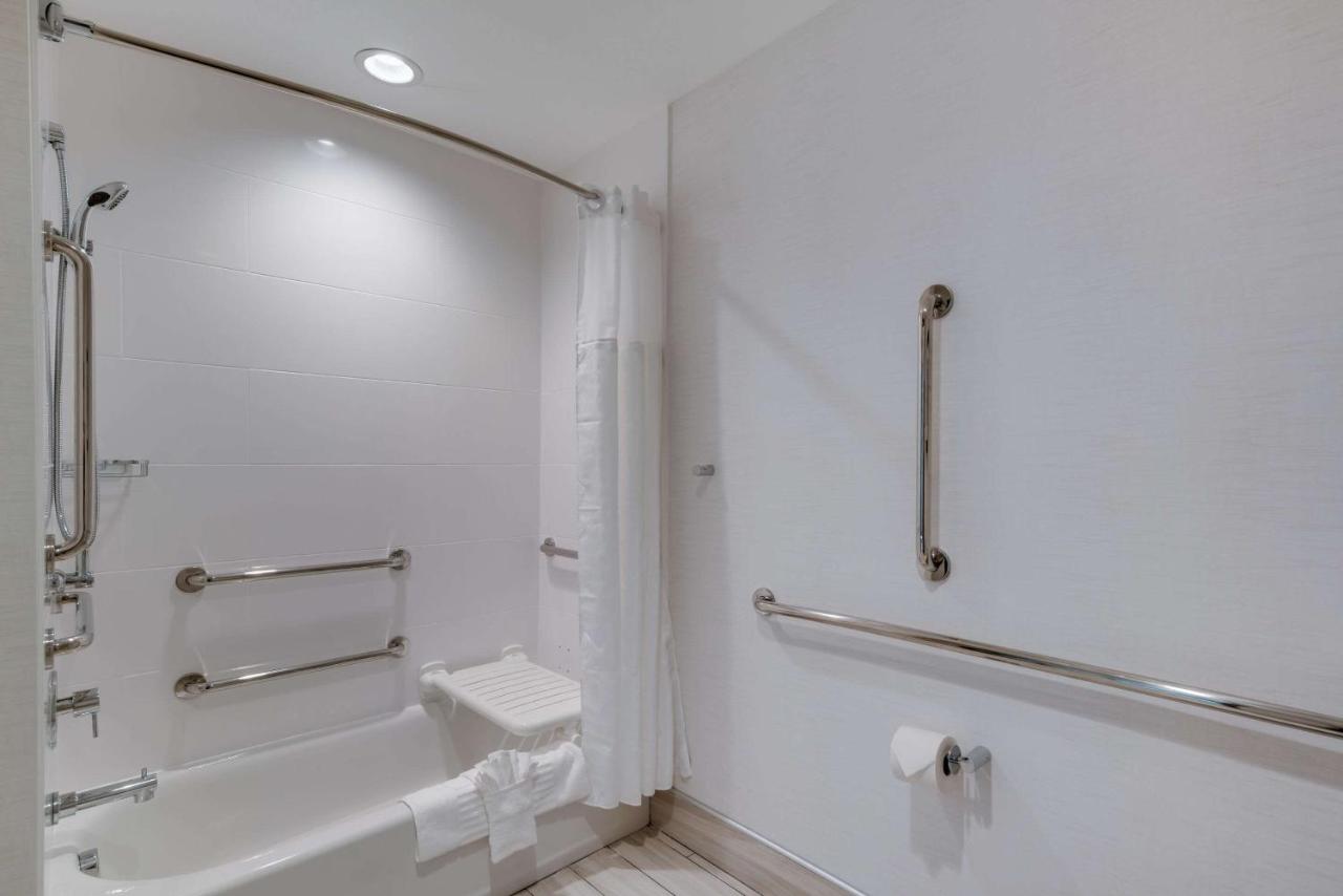 Queen Suite with Two Queen Beds - Accessible/Non-Smoking at Comfort Suites Kennewick at Southridge