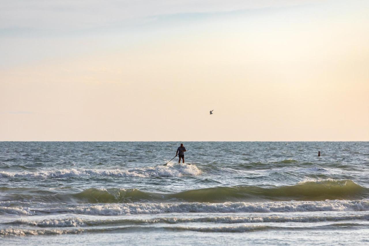 | Grand Shores West