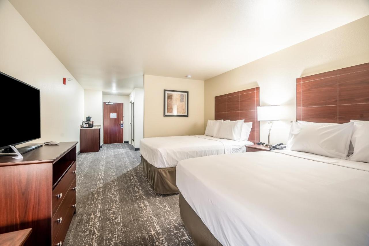 | Cobblestone Hotel & Suites - Newport