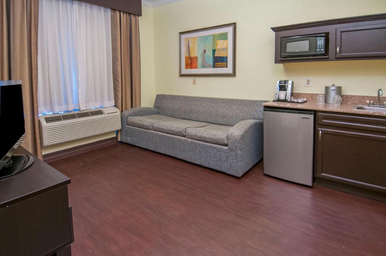 Suite - Non-Smoking at Holiday Inn Express & Suites Houston North Intercontinental by IHG