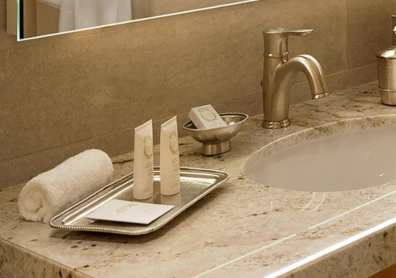 King Room - Disability Access at Luskin Hotel
