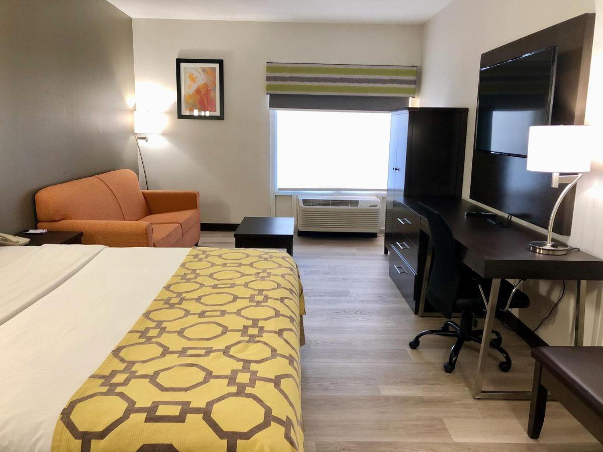 | Baymont by Wyndham Warrenton