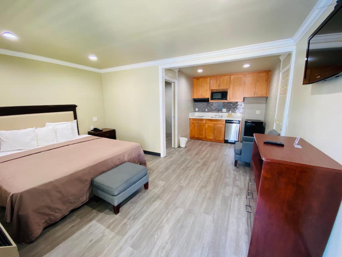 King Studio at Le Blanc Inn & Suites