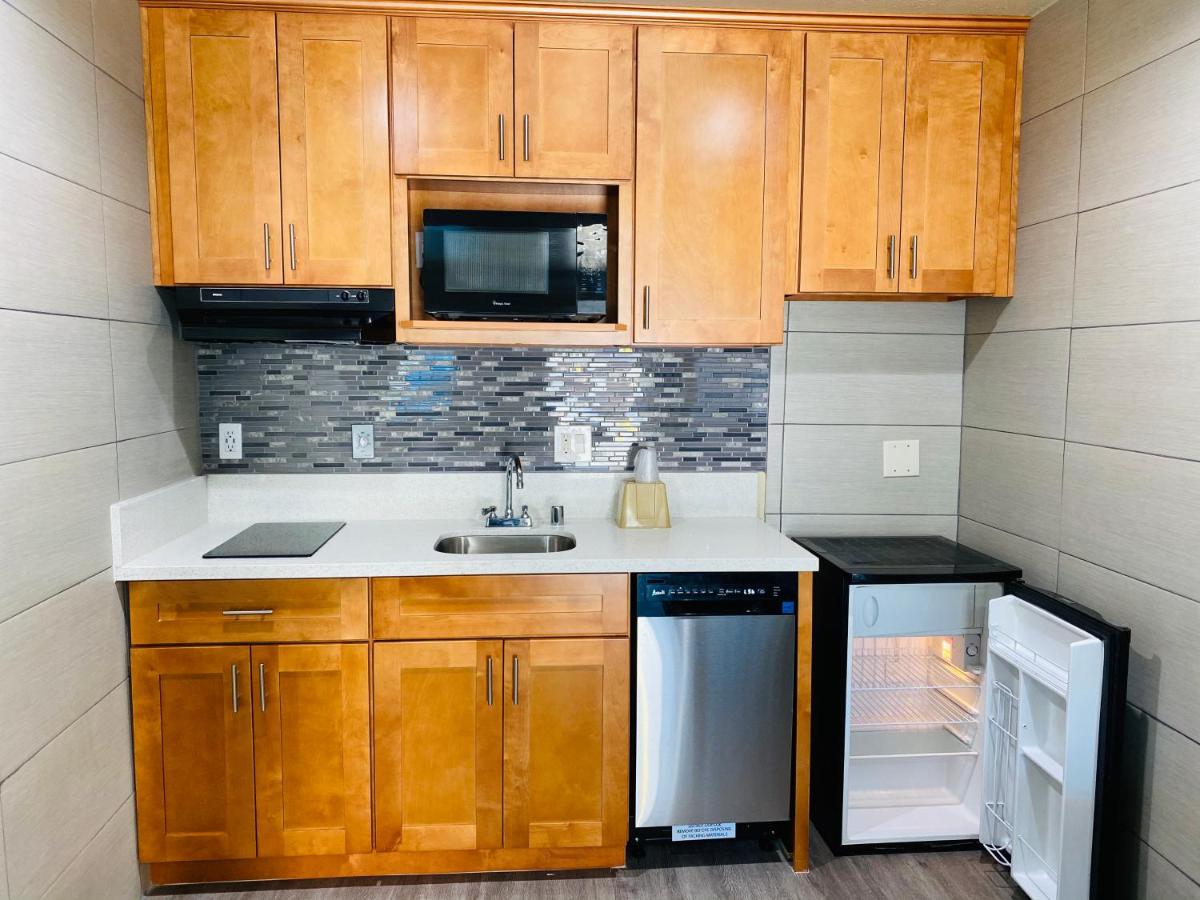 King Studio at Le Blanc Inn & Suites