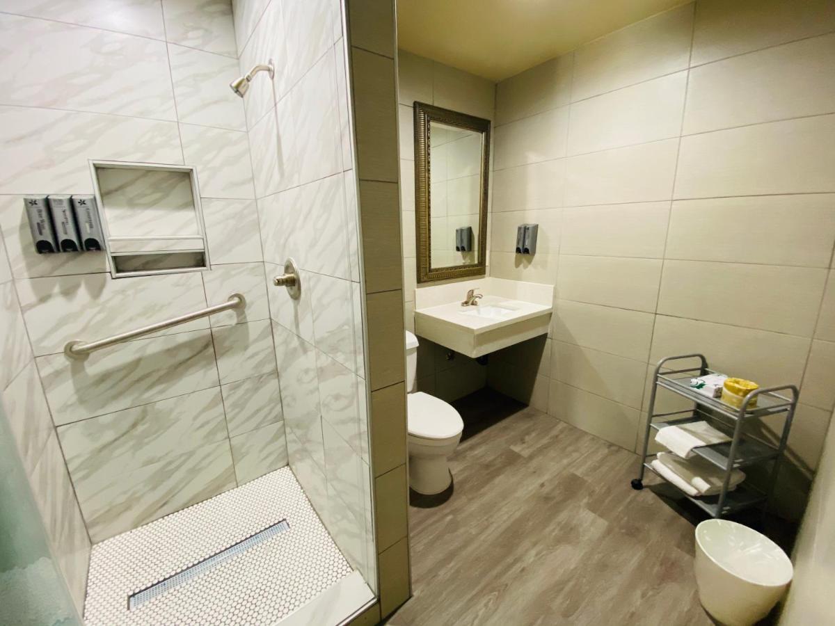 King Studio at Le Blanc Inn & Suites