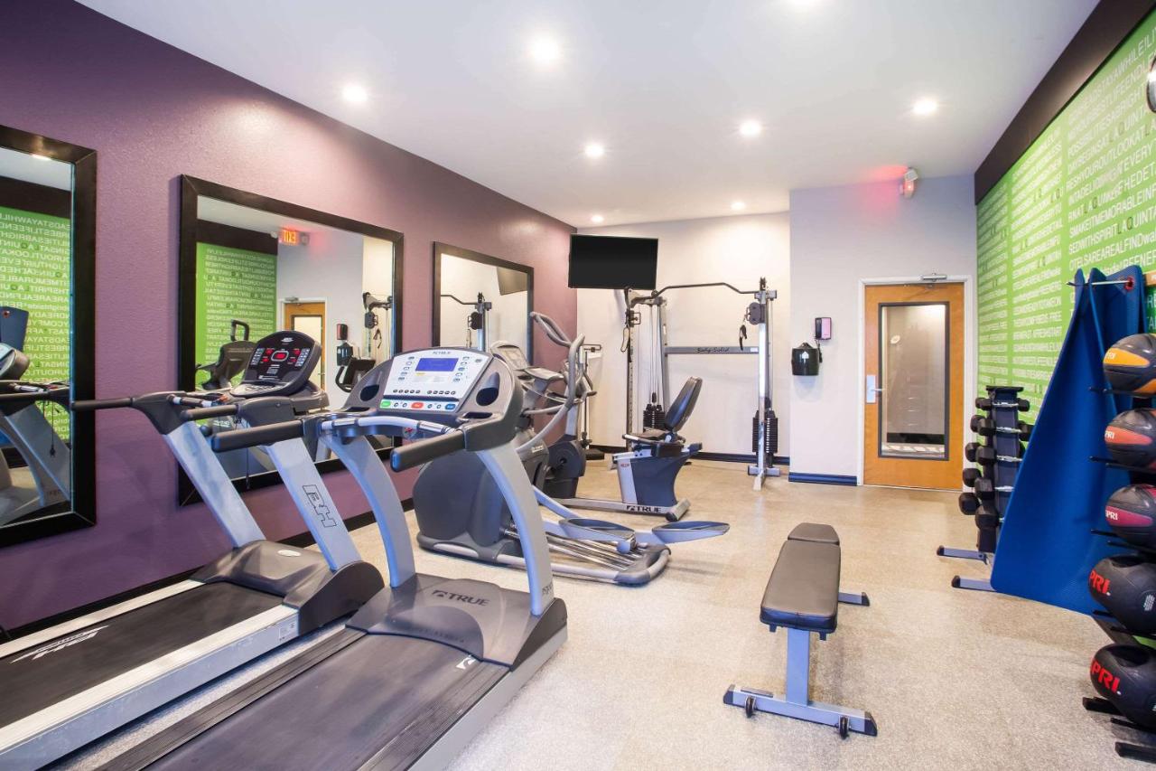 | La Quinta Inn & Suits by Wyndham Pontoon Beach IL