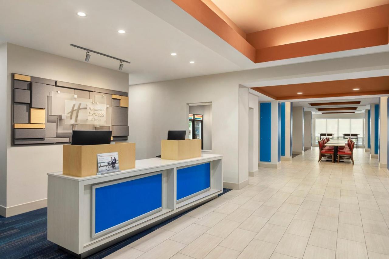  | Holiday Inn Express Hotel & Suites Fort Myers East - The Forum, an IHG Hotel