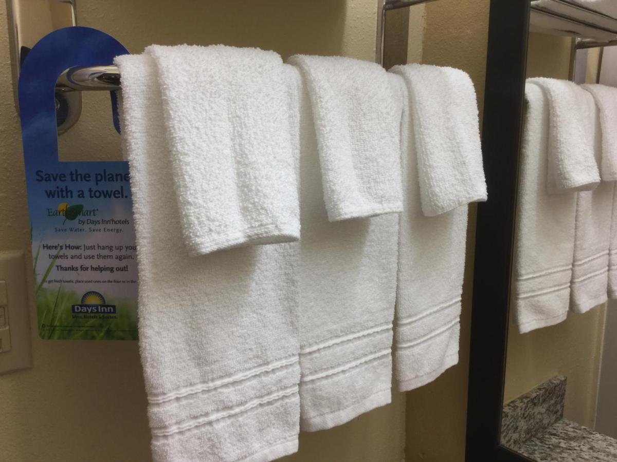 King Room - Non-Smoking at Days Inn by Wyndham Rome Downtown