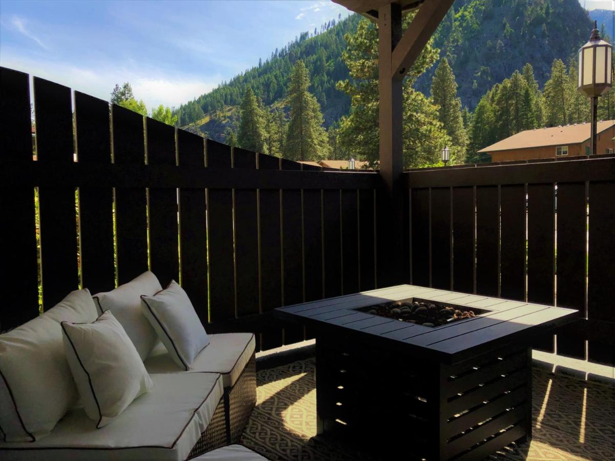 | Blue Elk Inn