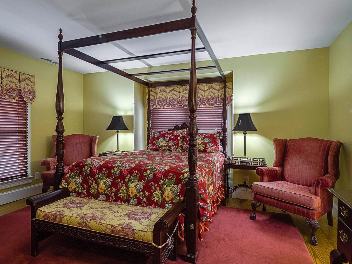 | George Brooks House B&B