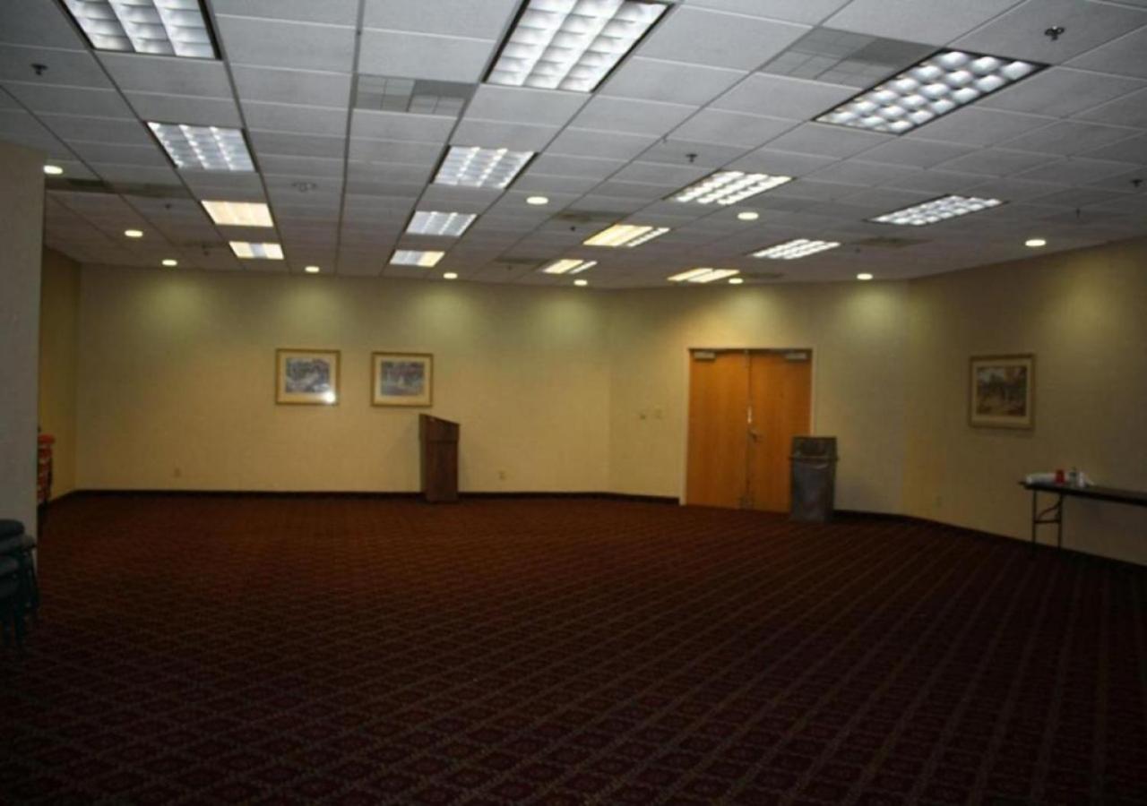  | Red Carpet Inn-Macon
