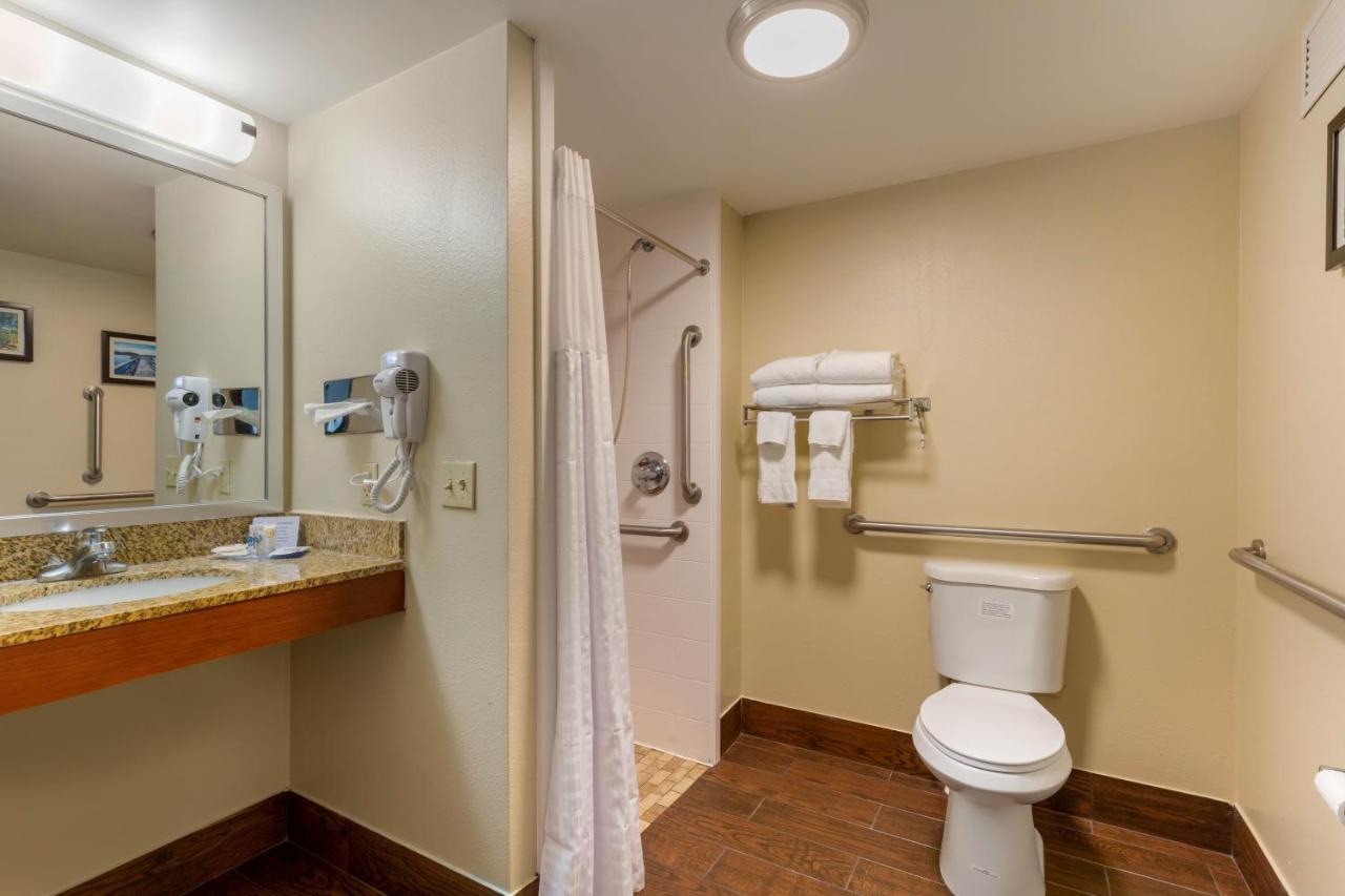 King Room - Accessible/Non-Smoking at Comfort Inn & Suites