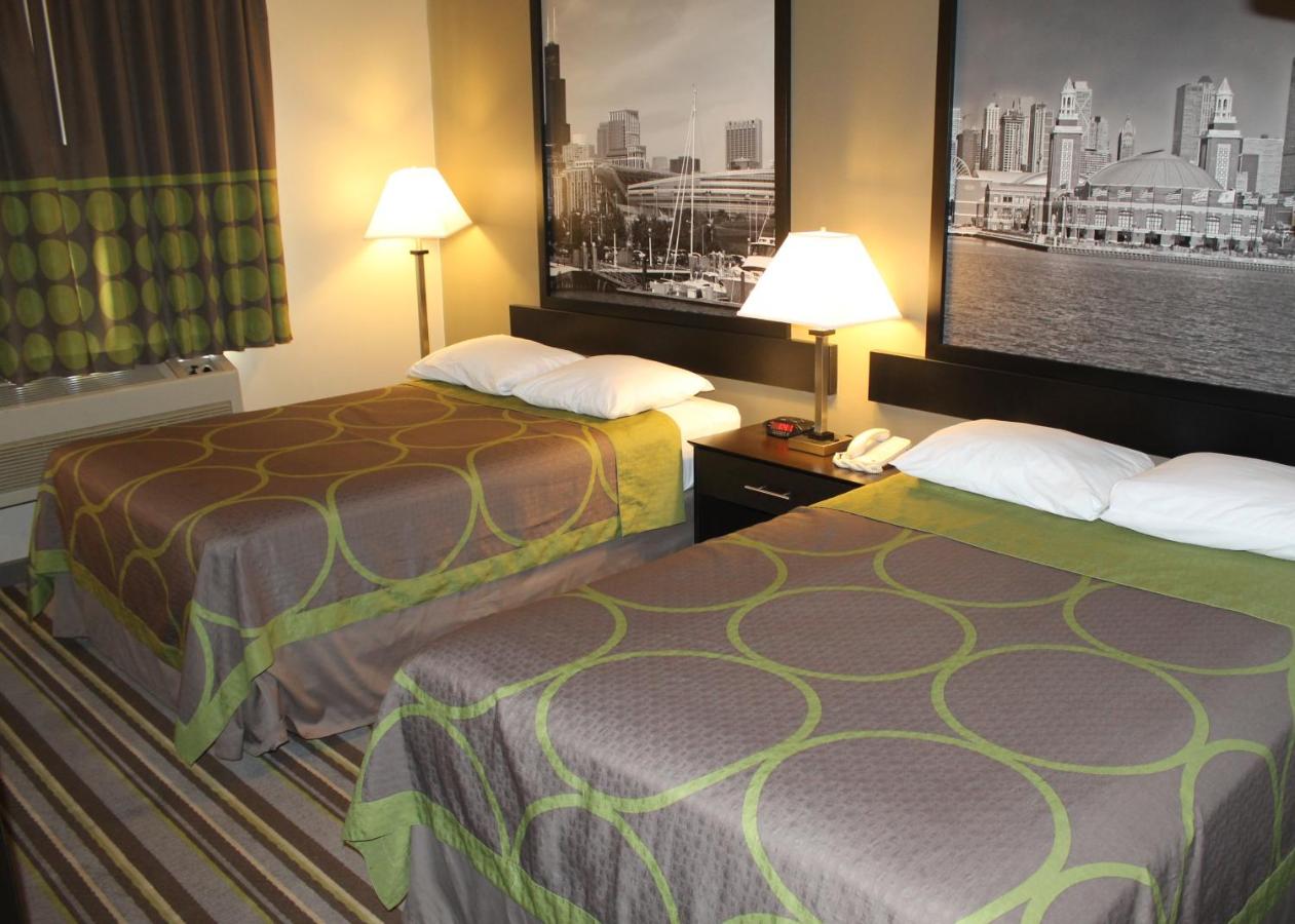 | Super 8 by Wyndham Bridgeview/Chicago Area