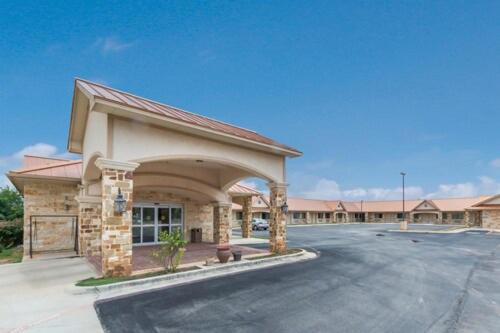 | Eagle Ford Inn