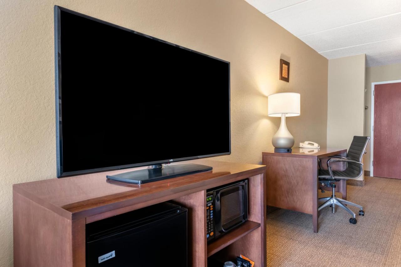 Queen Suite with Sofa Bed - Non-Smoking at Comfort Inn & Suites Orlando North