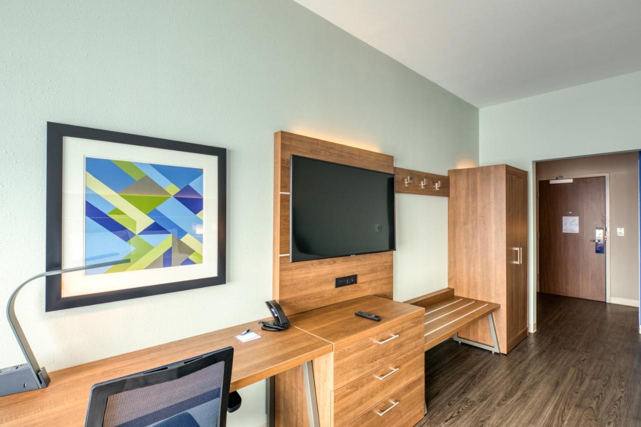  | Holiday Inn Express & Suites - Charlotte - South End, an IHG Hotel